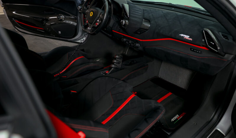 
								2019 Ferrari 488 Pista full									