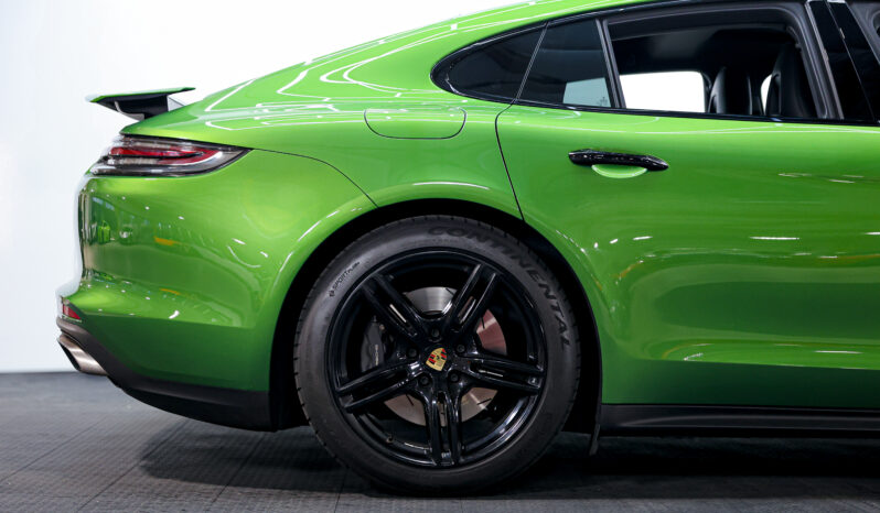 
								2019 Porsche Panamera E Hybrid full									
