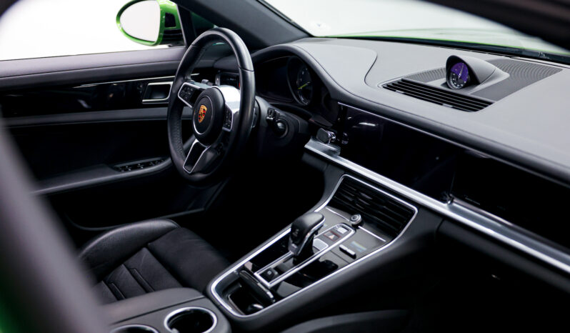 
								2019 Porsche Panamera E Hybrid full									