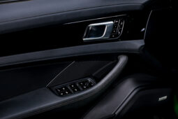 
										2019 Porsche Panamera E Hybrid full									