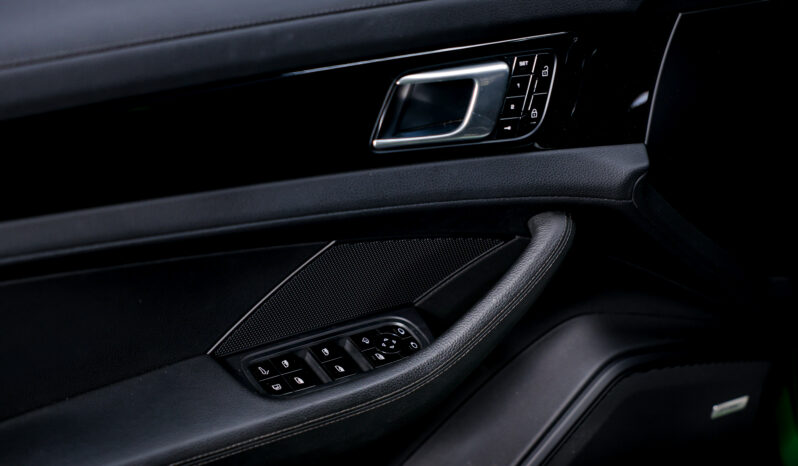 
								2019 Porsche Panamera E Hybrid full									