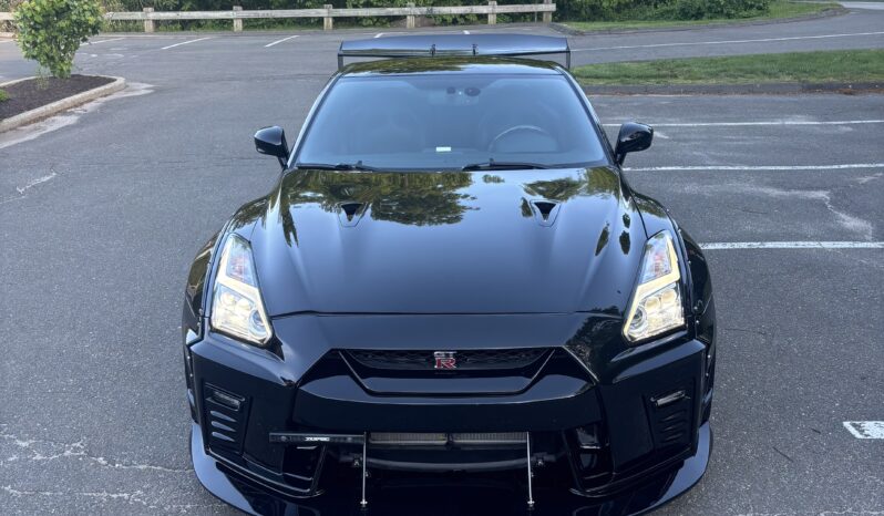 
								2017 Nissan GT-R full									