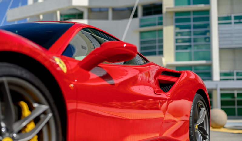 
								2017 Ferrari 488 GTB full									