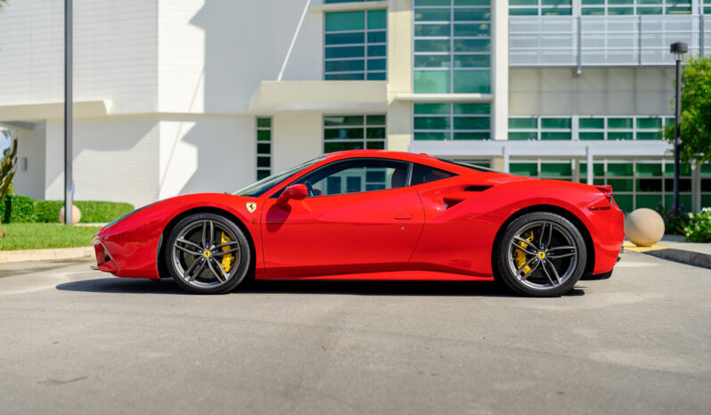 
								2017 Ferrari 488 GTB full									