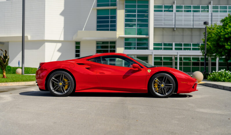 
								2017 Ferrari 488 GTB full									