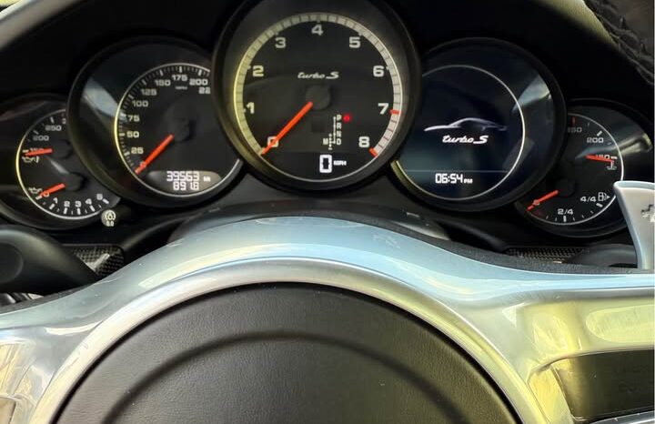 
								2016 Porsche 911 Turbo S full									