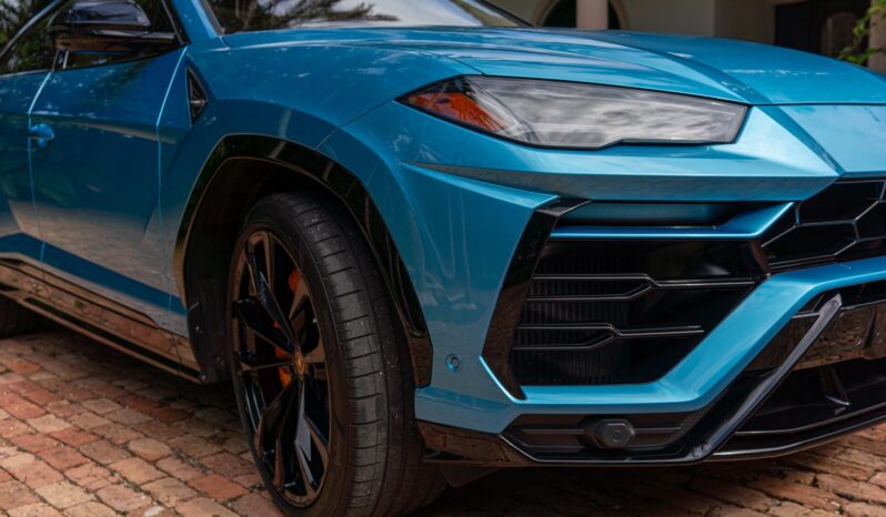 
								2022 Lamborghini Urus full									