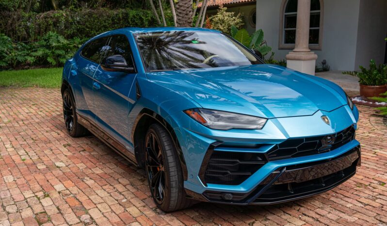 
								2022 Lamborghini Urus full									