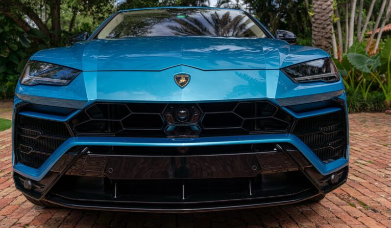 
								2022 Lamborghini Urus full									
