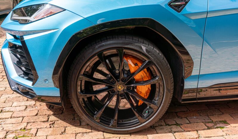 
								2022 Lamborghini Urus full									