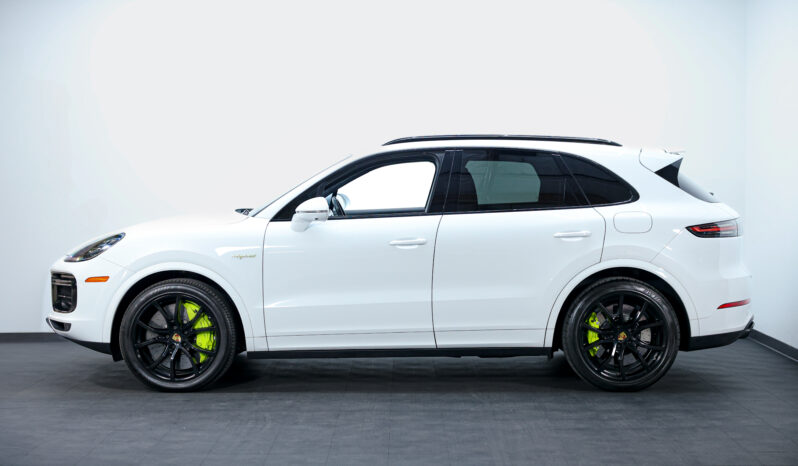 
								2020 Porsche Cayenne E-Hybrid Turbo S full									