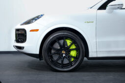 
										2020 Porsche Cayenne E-Hybrid Turbo S full									