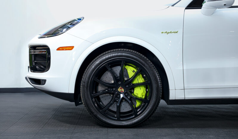
								2020 Porsche Cayenne E-Hybrid Turbo S full									