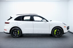 
										2020 Porsche Cayenne E-Hybrid Turbo S full									