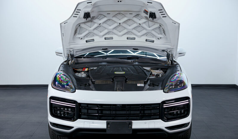 
								2020 Porsche Cayenne E-Hybrid Turbo S full									