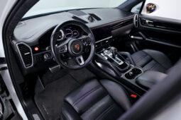 
										2020 Porsche Cayenne E-Hybrid Turbo S full									