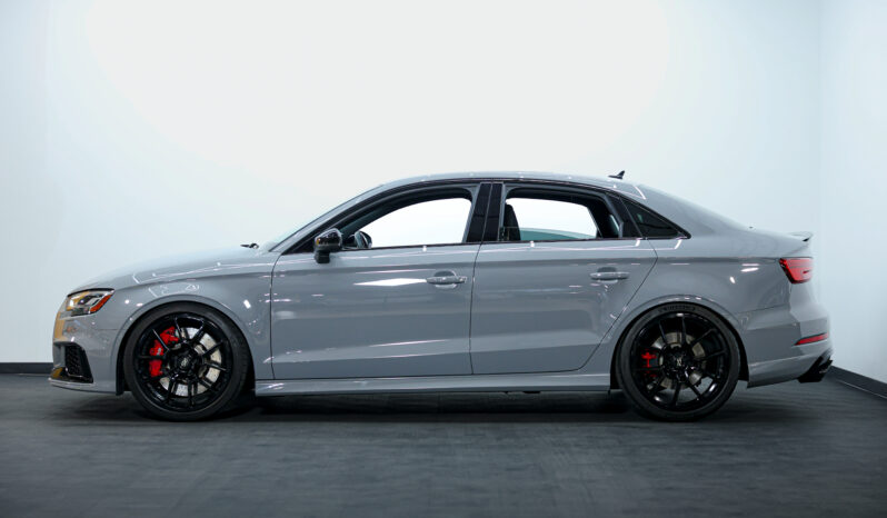
								2019 Audi RS 3 2.5T quattro full									