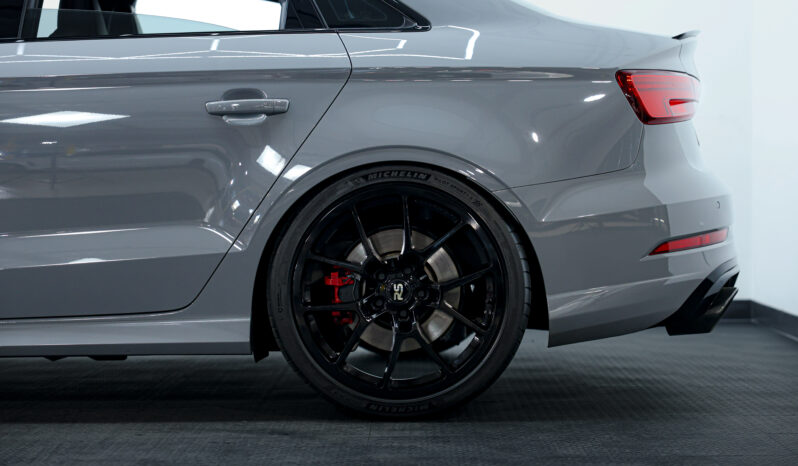 
								2019 Audi RS 3 2.5T quattro full									