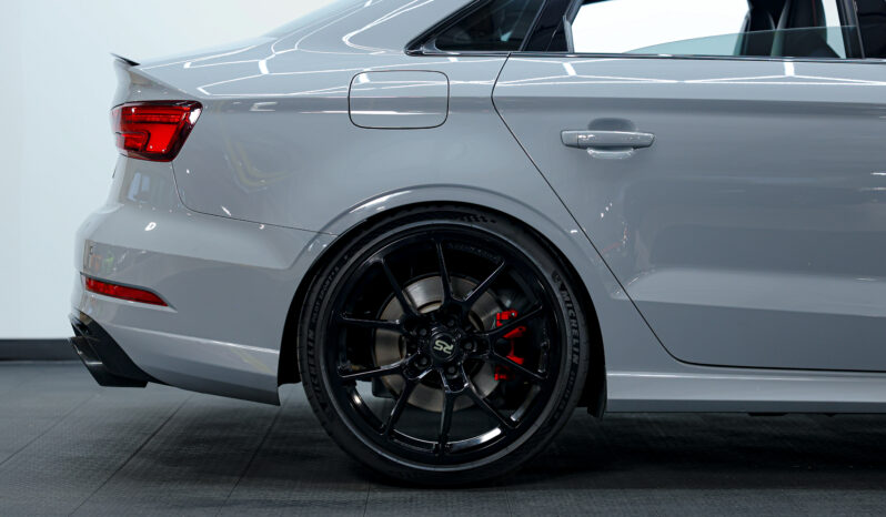 
								2019 Audi RS 3 2.5T quattro full									