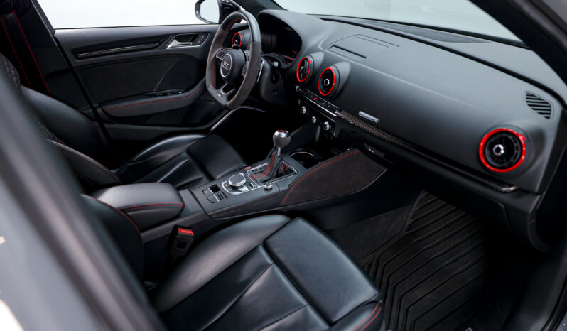 
								2019 Audi RS 3 2.5T quattro full									
