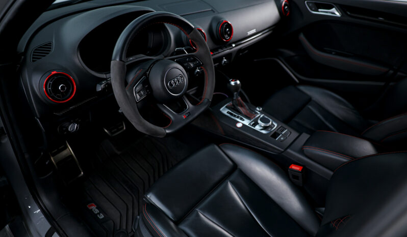 
								2019 Audi RS 3 2.5T quattro full									