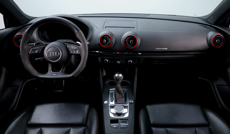 
								2019 Audi RS 3 2.5T quattro full									