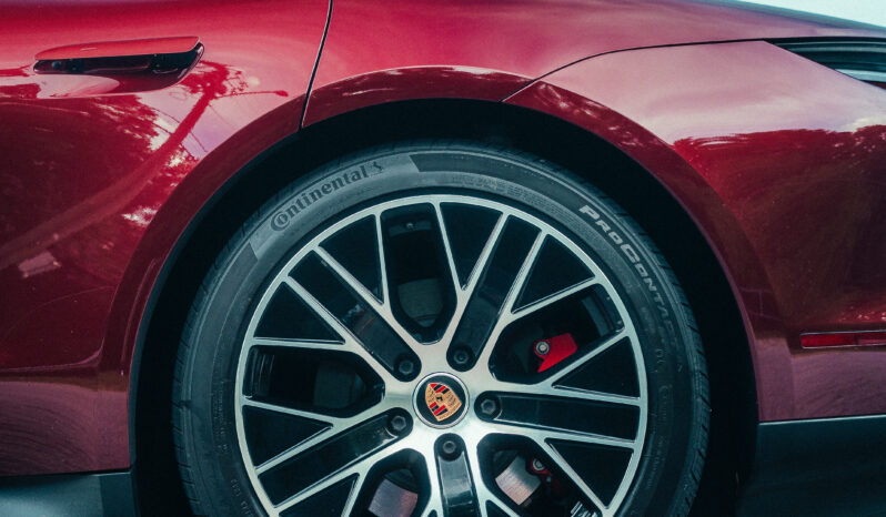 
								2021 Porsche Taycan 4S full									
