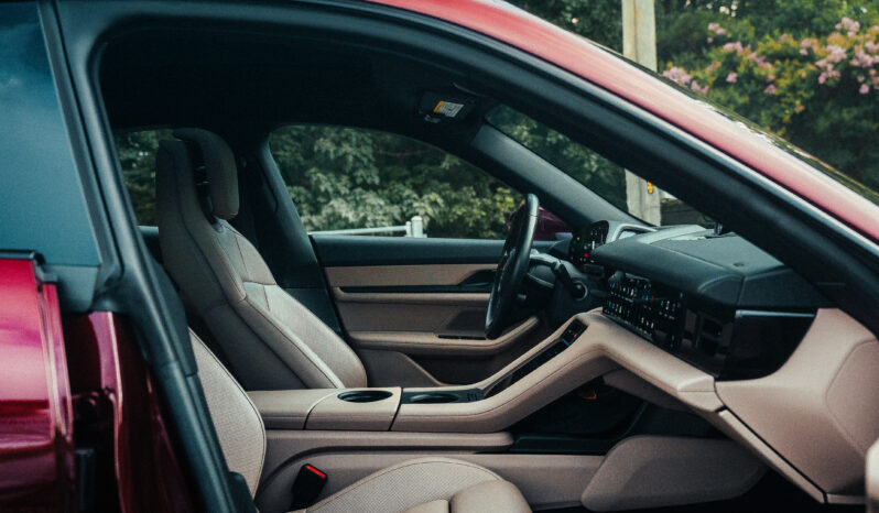 
								2021 Porsche Taycan 4S full									