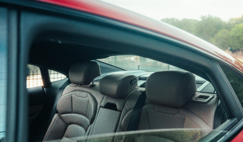 
								2021 Porsche Taycan 4S full									