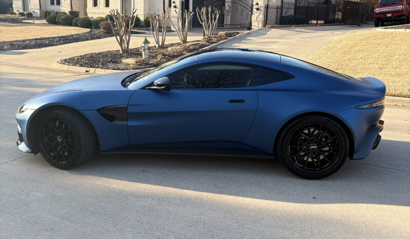 
								2020 Aston Martin Vantage AMR Hero full									