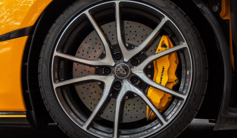 
								2016 McLaren 570S full									
