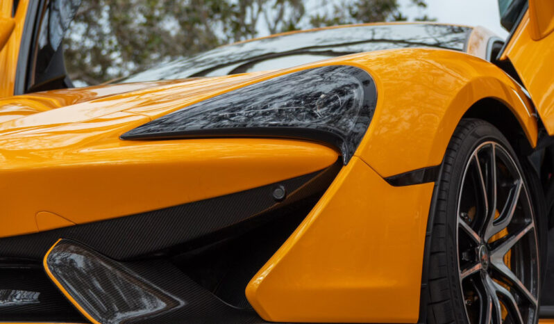 
								2016 McLaren 570S full									