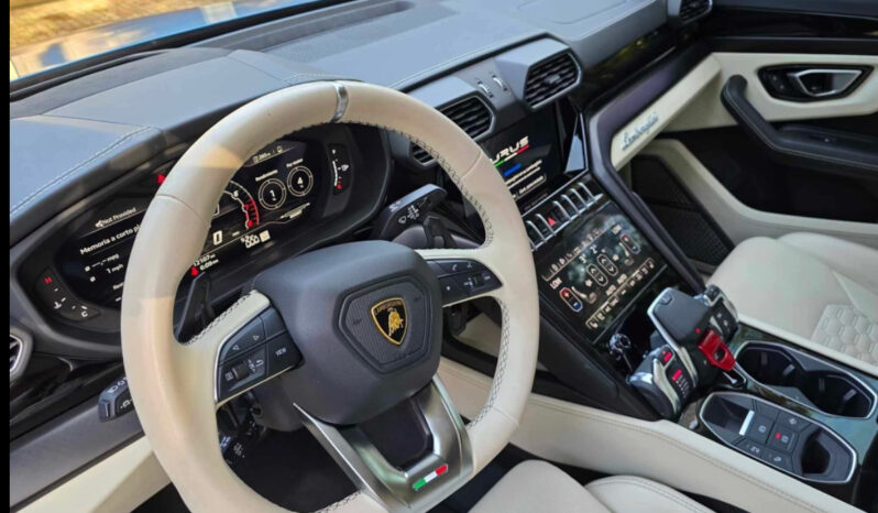 
								2022 Lamborghini Urus full									