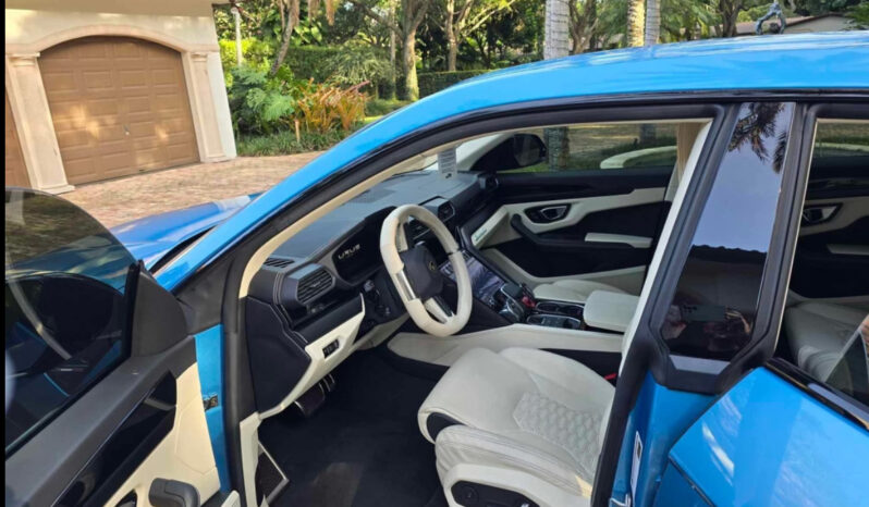 
								2022 Lamborghini Urus full									