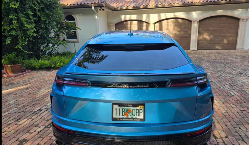 
								2022 Lamborghini Urus full									