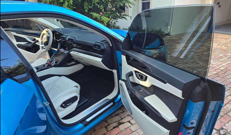 
								2022 Lamborghini Urus full									