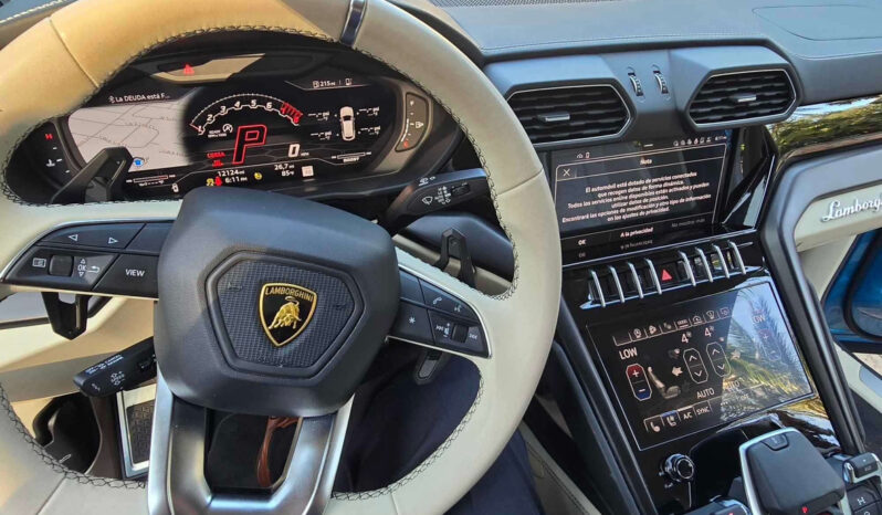 
								2022 Lamborghini Urus full									