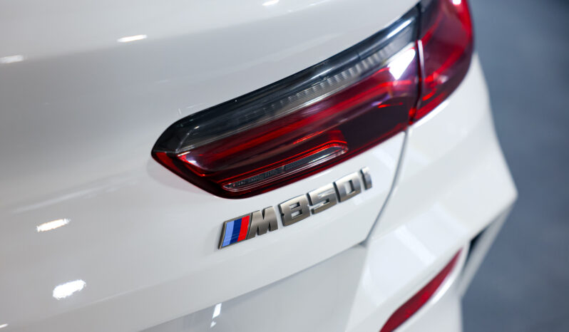 
								BMW M850i full									