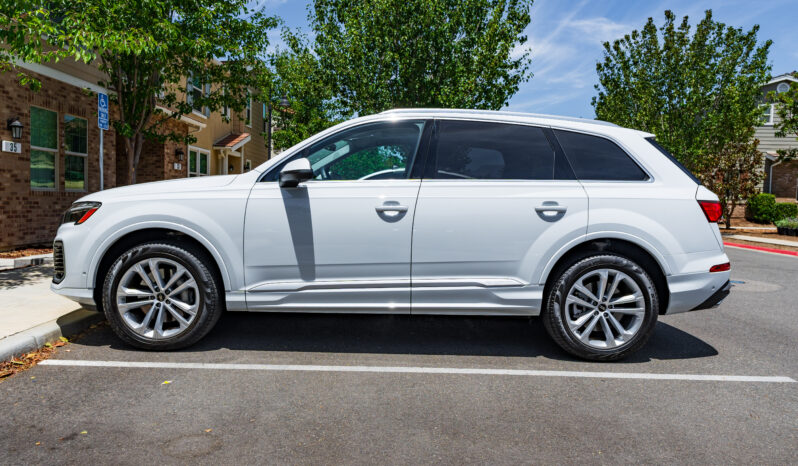 
								2025 Audi Q7 55 Premium Plus quattro full									
