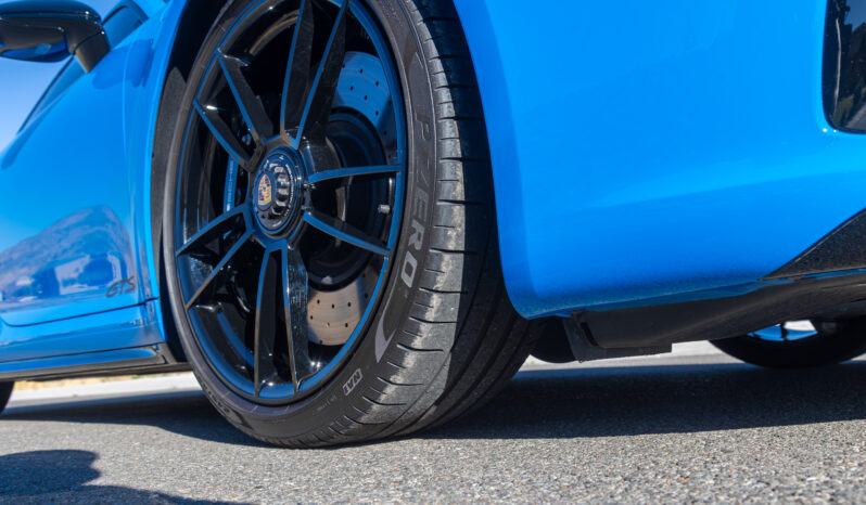 
								2023 Porsche 911 Carrera GTS full									