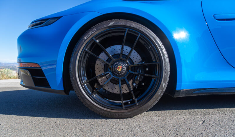 
								2023 Porsche 911 Carrera GTS full									