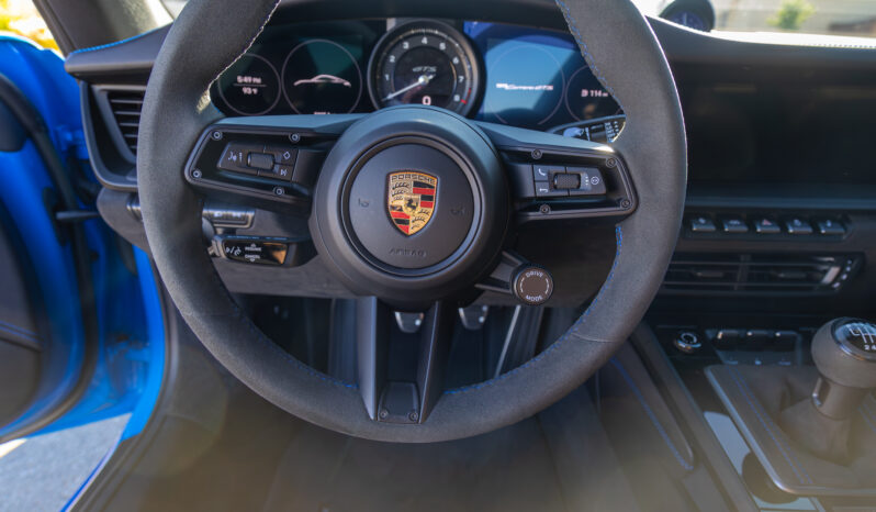 
								2023 Porsche 911 Carrera GTS full									