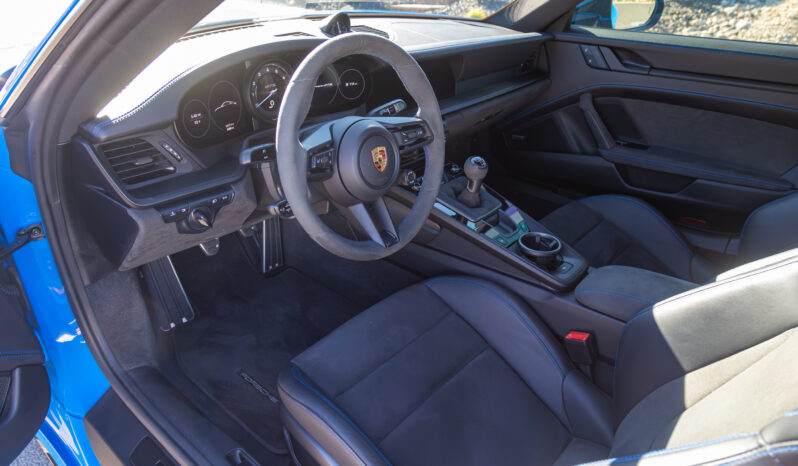 
								2023 Porsche 911 Carrera GTS full									