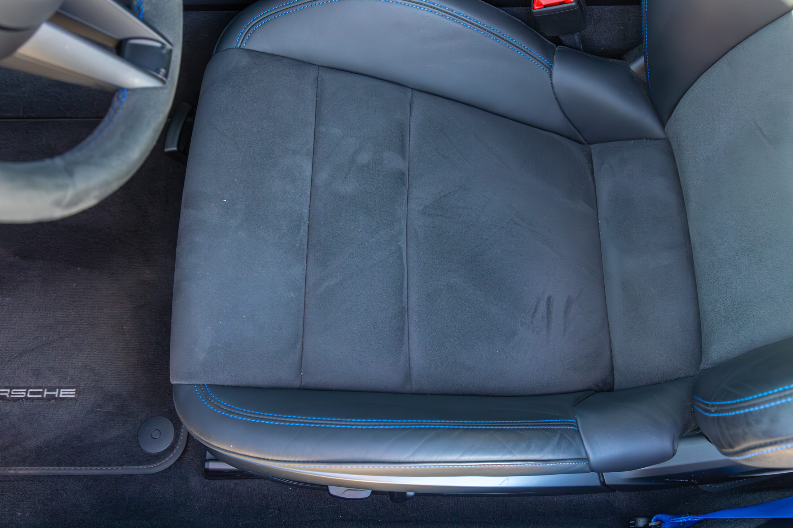 Porsche_911_Carrera_GTS-085