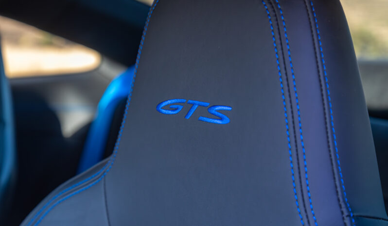 
								2023 Porsche 911 Carrera GTS full									