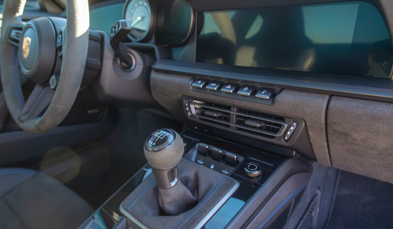 
								2023 Porsche 911 Carrera GTS full									