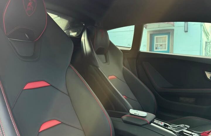 
								2020 Lamborghini Huracan EVO full									