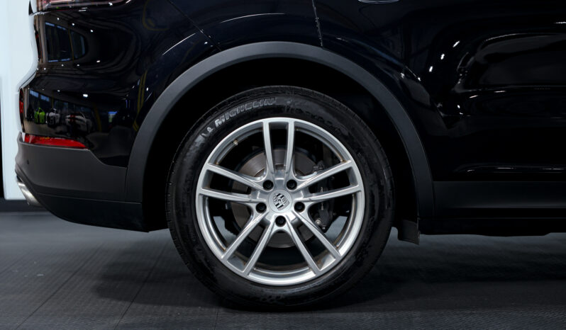 
								2022 Porsche Cayenne full									
