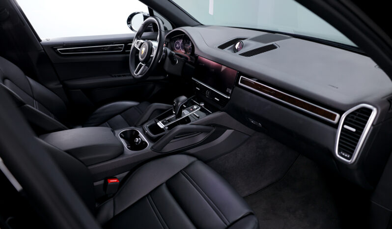 
								2022 Porsche Cayenne full									