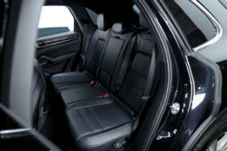 
										2022 Porsche Cayenne full									